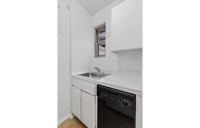 Studio, 1 bath, 396 sqft, $3,600, Unit 1H