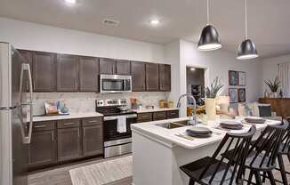Welcome to Edge and Stone Apartments in San Antonio, TX
