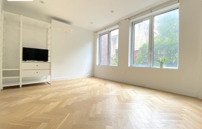 Studio, 1 bath, 400 sqft, $3,100, Unit 3C