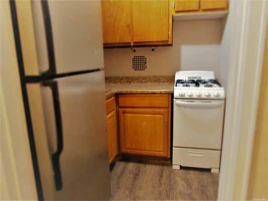 Studio, 1 bath, 650 sqft, $1,750, Unit 2F