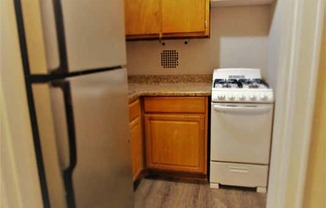 Studio, 1 bath, 650 sqft, $1,750, Unit 2F