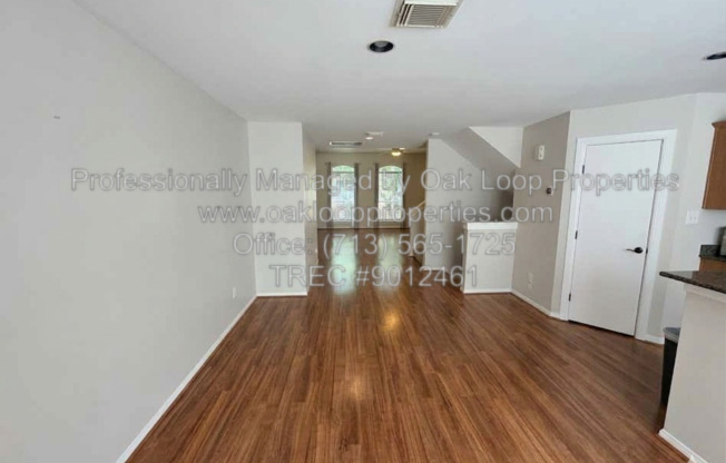 1253 W 17 ST