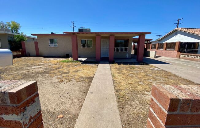 3-Bedroom, 1.5 bath in Phoenix That’s ready for move in !