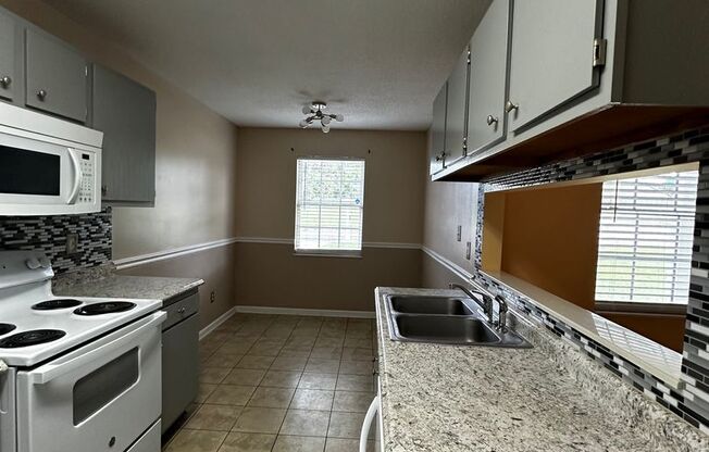 3 beds, 2 baths, $2,000