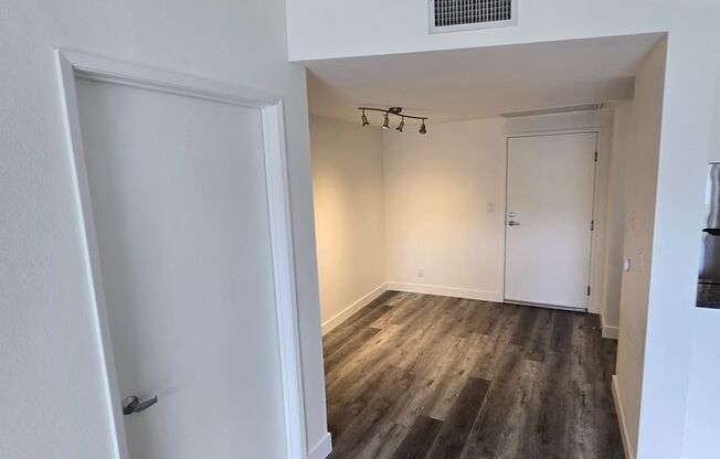 1 bed, 1 bath, 725 sqft, $2,495, Unit 0230