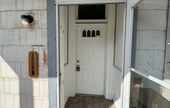 4 Bedroom 1 Bathroom in Fineview!
