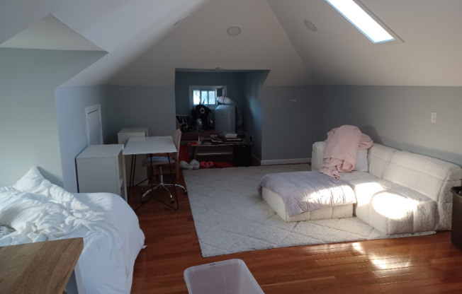 11 BELVOIR RD