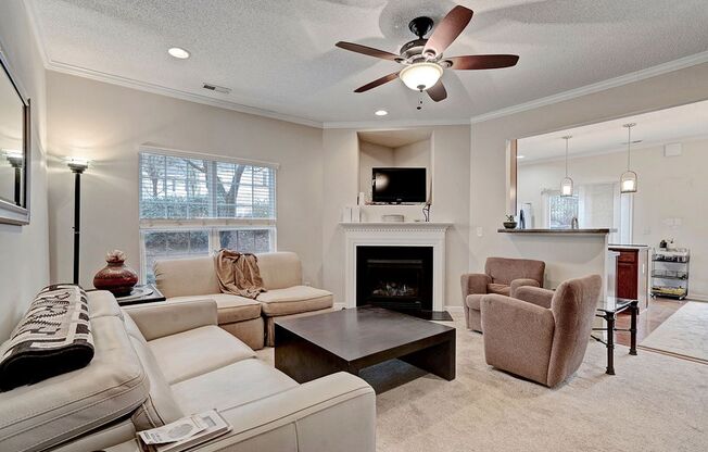 Beautiful  3 bedroom Townhome Living in Apex, NC