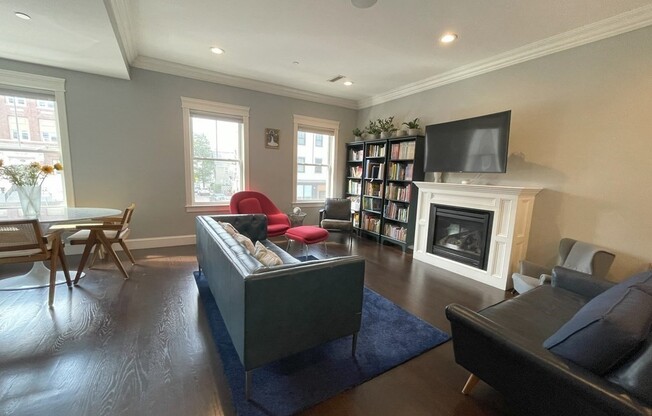 3 beds, 2 baths, 1,477 sqft, $5,200, Unit 3