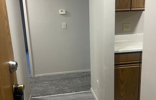 2 beds, 1 bath, 850 sqft, $1,120, Unit #5