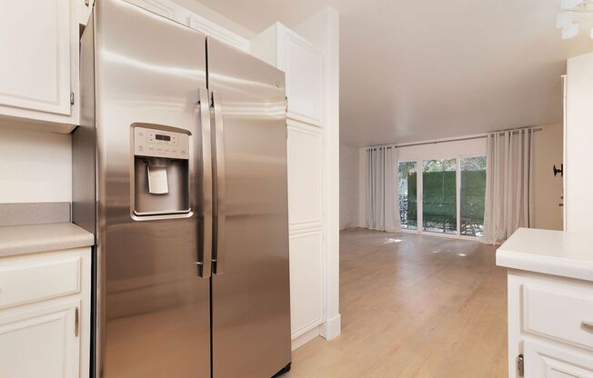 Beautiful 2Bd/2Ba Condo In Gated Community! Call Property Manager For Showing Details