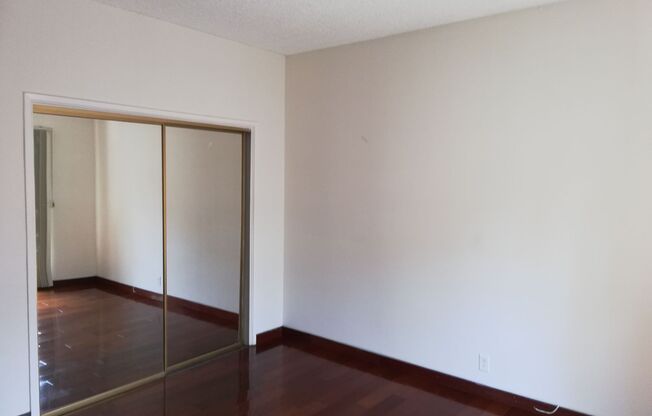 2 beds, 1 bath, $3,300, Unit 303