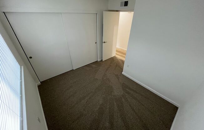 2 beds, 1 bath, 848 sqft, $1,900, Unit 2102