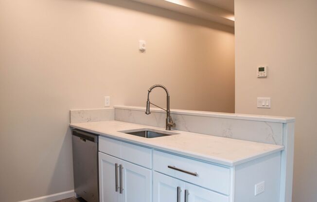 2 beds, 1 bath, 719 sqft, $2,995, Unit 305
