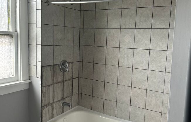 5 bedroom Single on Cleveland's East Side