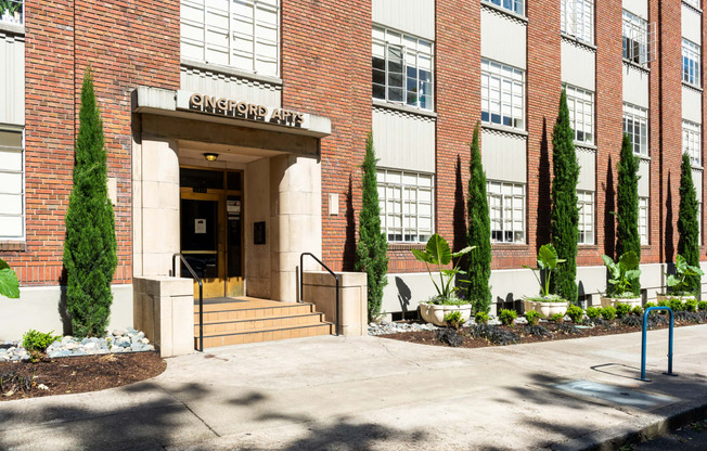 Ongford Apartments welcoming entry to the classic-style building