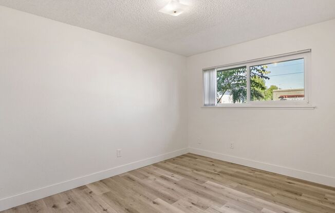 1 bed, 1 bath, 640 sqft, $1,395, Unit 77