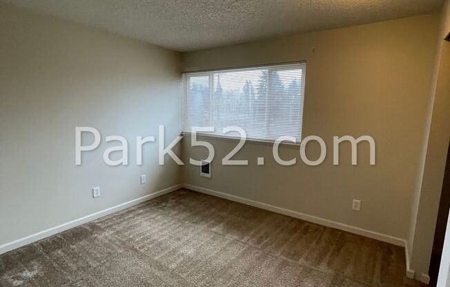 2 beds, 1 bath, $1,295