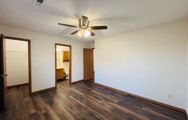 1 bed, 1 bath, 642 sqft, $1,025, Unit 5819-10 PVC