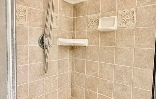 2 beds, 2 baths, $2,850, Unit #2207