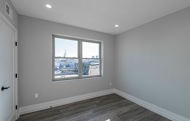 2 beds, 1 bath, 923 sqft, $2,063, Unit Unit 304