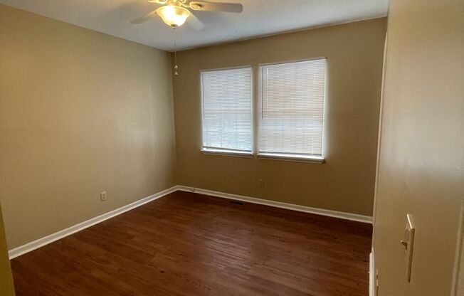 3 beds, 2 baths, $1,600