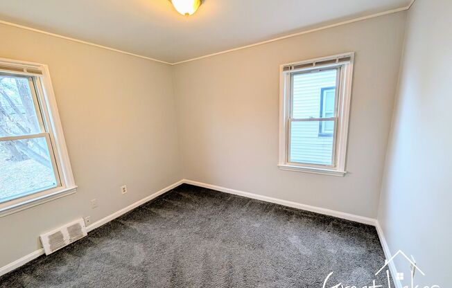 2 beds, 1 bath, $1,350