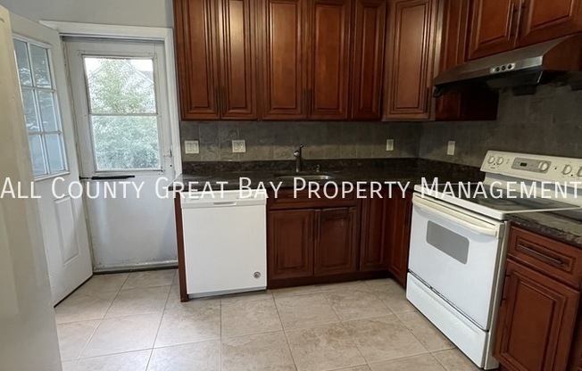 20 W OAK ST