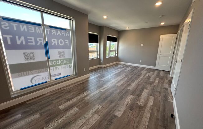 3 beds, 1 bath, 1,010 sqft, $3,600, Unit 301