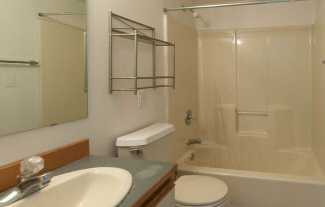 Summit View Apartments (120)