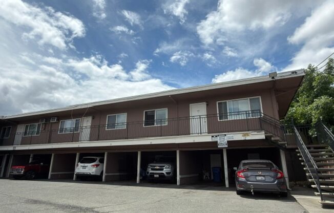 Commuter dream 2 bedroom, 1 bath unit in Monument Corridor
