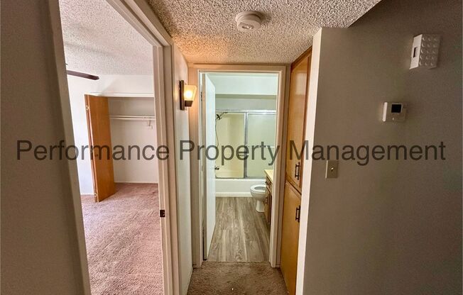 2 beds, 1 bath, 855 sqft, $1,500, Unit B