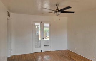 Charming 2-Bedroom Brick Home Near U of A , Banner University Medical Center & I-10