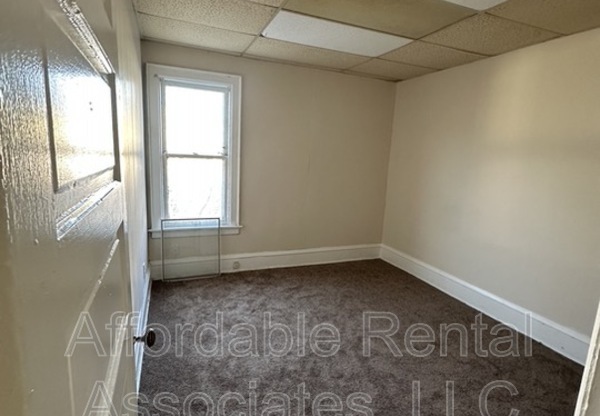 1815 S 19 ST