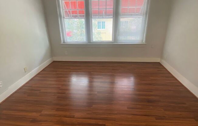 Studio, 1 bath, 314 sqft, $1,450, Unit 4