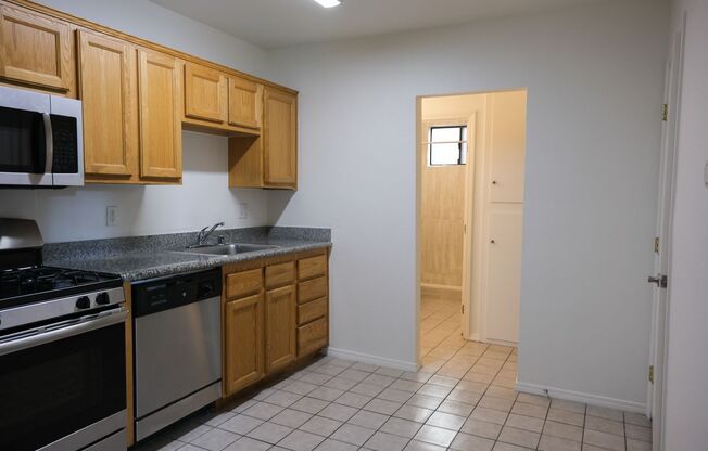 2 beds, 1 bath, 550 sqft, $2,295, Unit 1129-4