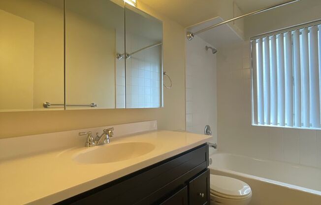 1 bed, 1 bath, 605 sqft, $1,050, Unit 303