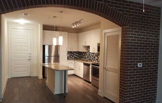 1940 Fountain View Dr
