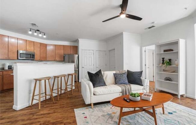 PRE-LEASE 2025/2026: Poolside 2-Bedroom, 2-Bath Condo in Texan Shoal Creek – Perfect for Students + Commission @ 100% with a 7/25 start & 90% with an 8/25 start