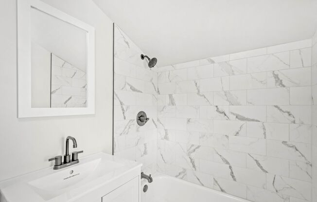 Stunning 2 bedroom home in Mt. Washington available May 1!