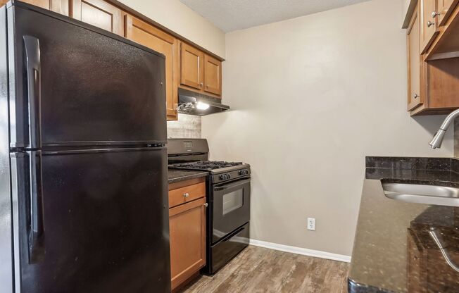 2 beds, 1 bath, $1,050, Unit Unit 4