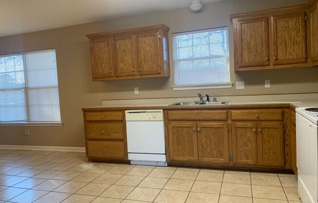 2103 Cedar Ridge Dr., Benton AR 72015 - Large 3 or 4br 2ba just off Northshore Dr.