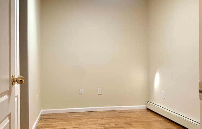 449 E 53 ST