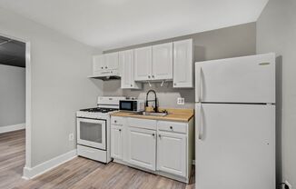 1 bed, 1 bath, 800 sqft, $699, Unit 109 W Lincoln Ave #14
