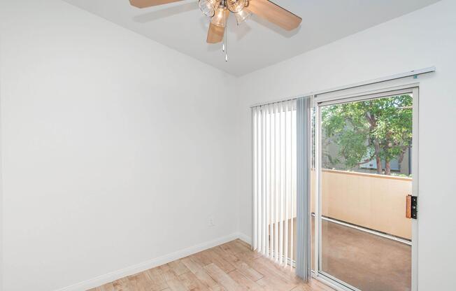 2 beds, 2 baths, 880 sqft, $3,020