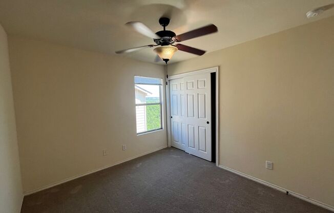 3 beds, 2.5 baths, $1,425