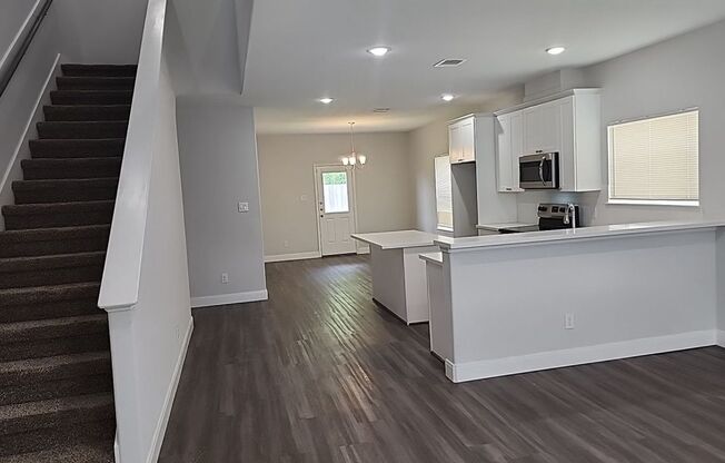 3 beds, 2.5 baths, 1,608 sqft, $1,600, Unit Unit A