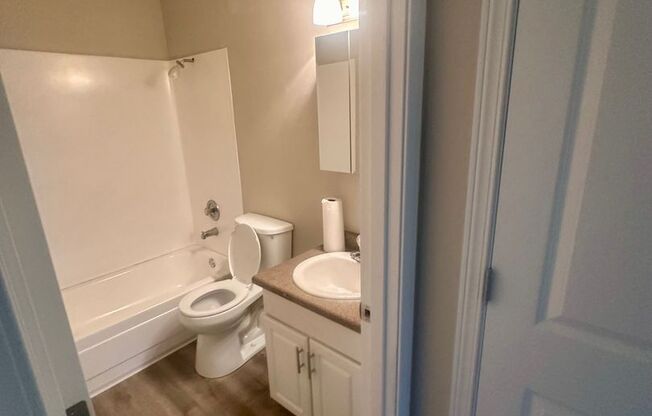 2 beds, 1 bath, 800 sqft, $1,850, Unit C05