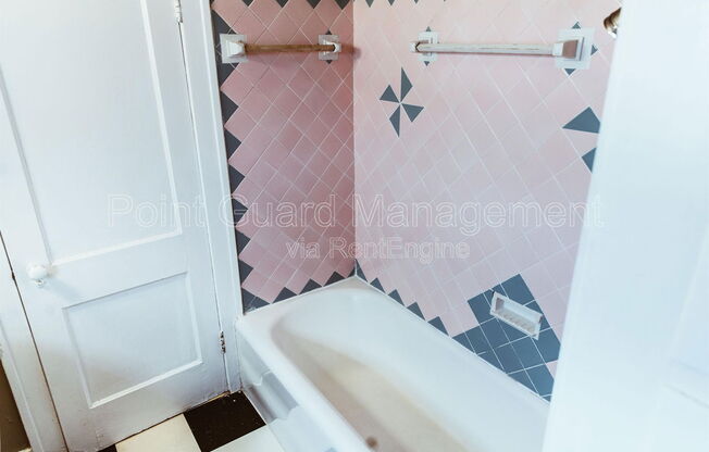 Studio, 1 bath, 675 sqft, $875, Unit 11