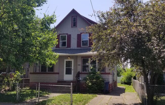 3 beds, 1 bath, $1,500